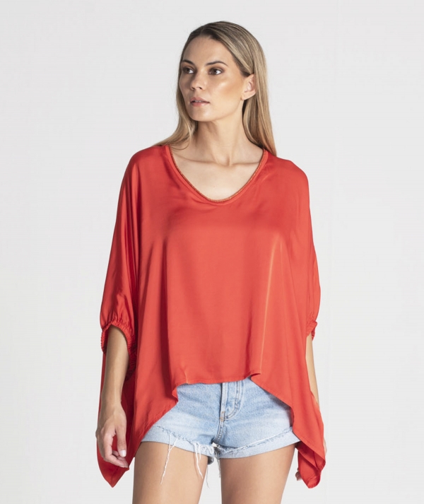 Blusa com detalhe...