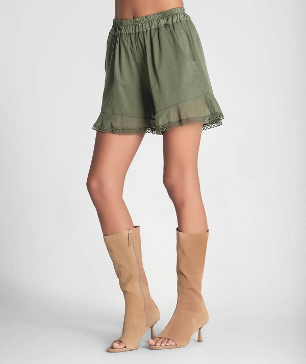 Shorts with ruffles