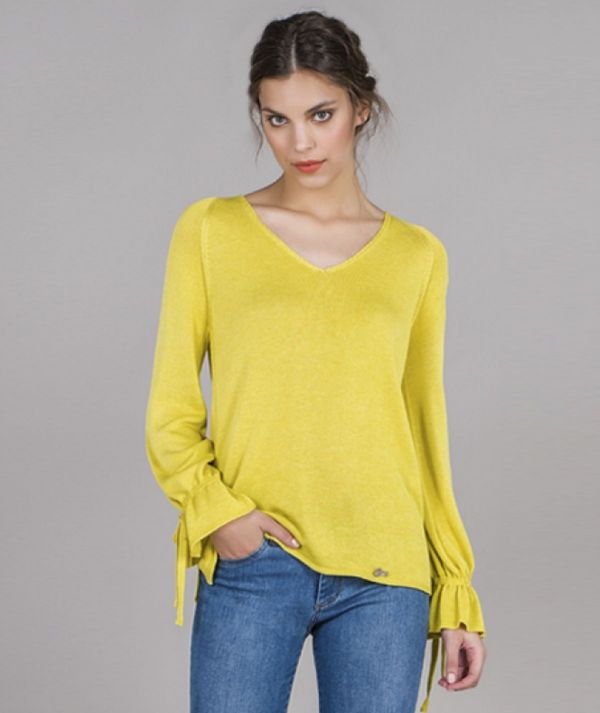 Sweater  with bow...