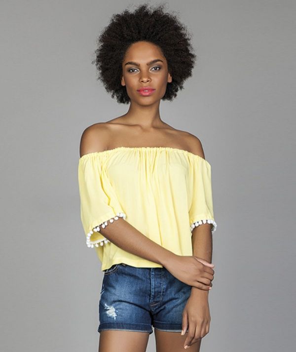Top com pompom