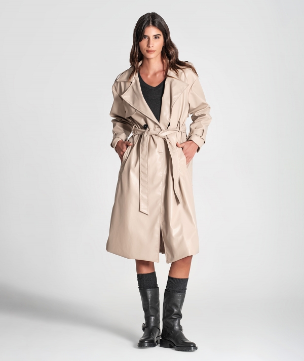 Trench coat com...