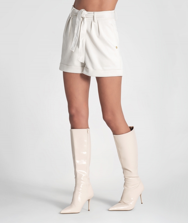 Shorts with belt