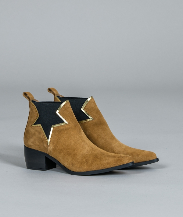 Ankle boots star...