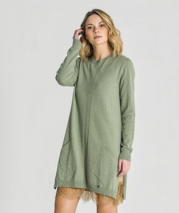 Tunic with pockets