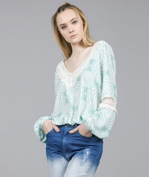 Blouse with lace...