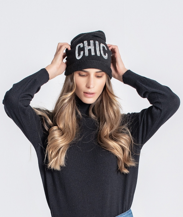 Beanie with chic...