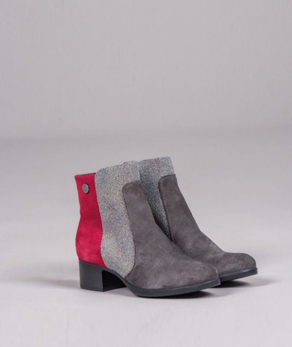 Bicolor ankle boots